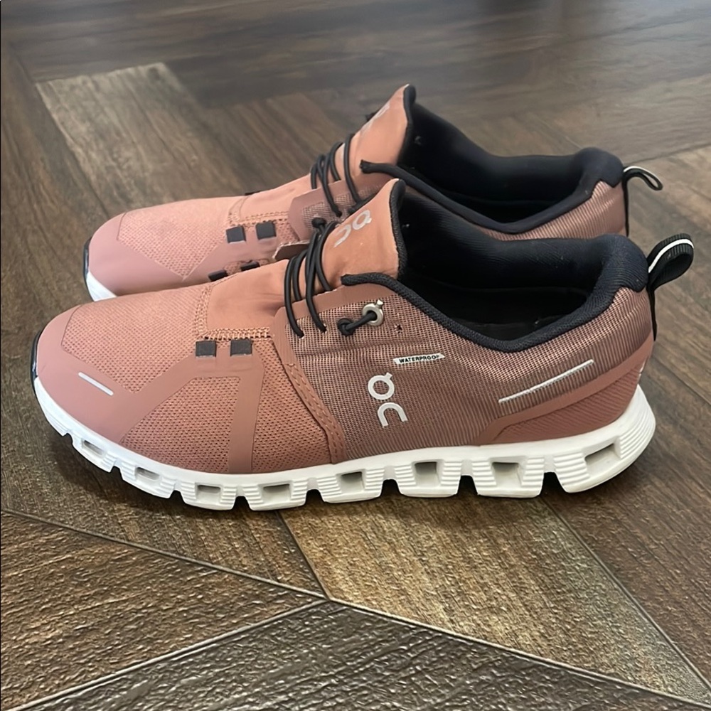 On Running Women's Athletic Shoes in Pink and White